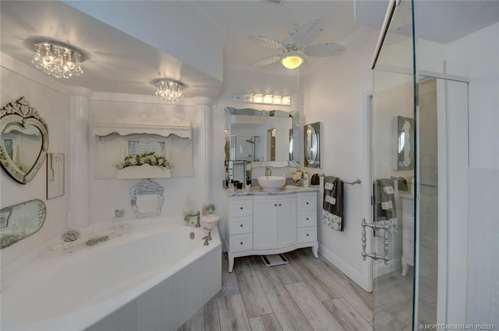 Master Bath Tub and Shower