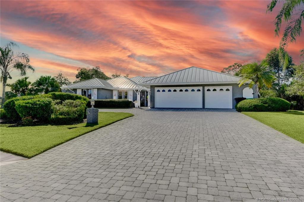 Three Car Garage