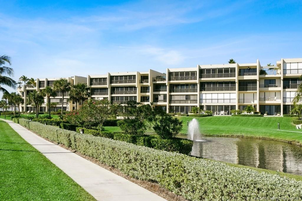 2800 building