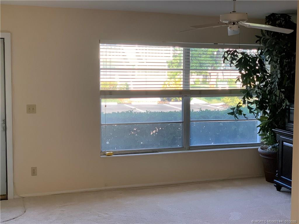Entrance -Living Room
