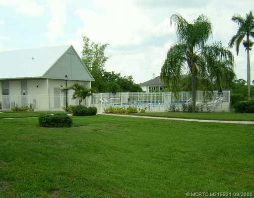 Swimming Pool/Hot Tub/Sauna.
