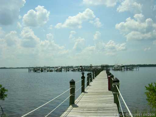 Waterfront/Dock/Pier.