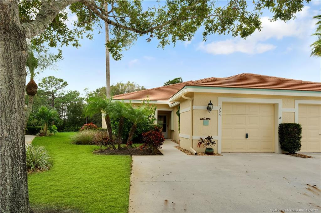 Villa is located on a wide lot giving more space and room to roam
