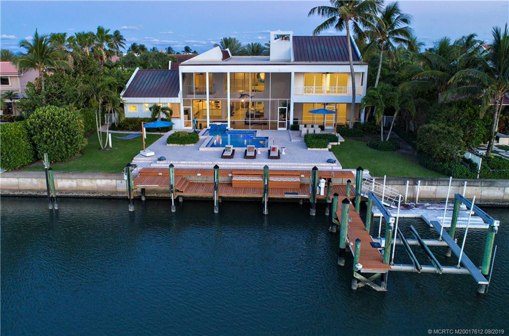 Deepwater dock may accommodate up to 70' boat. 20,000# boat lift.