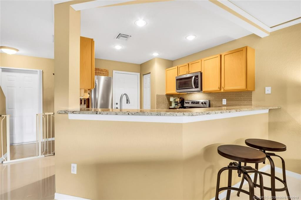 Breakfast bar