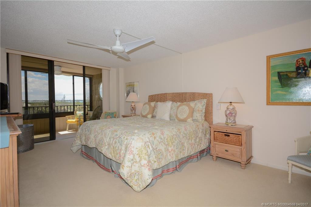 Spacious Master w/Balcony
