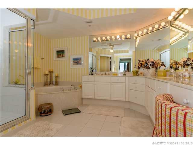 Master Bath/Spa.