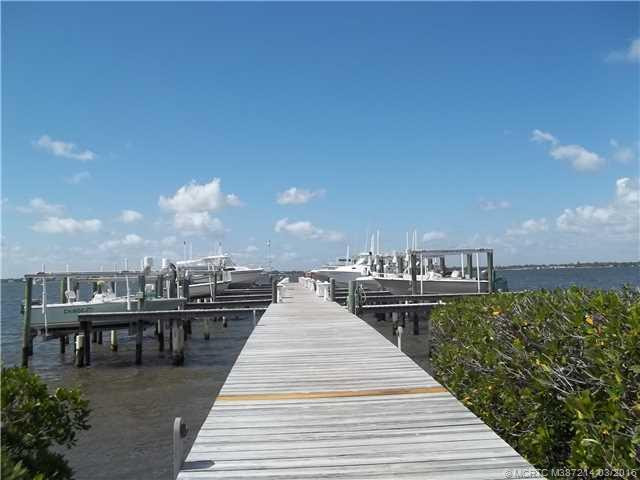 Waterfront/Dock/Pier.