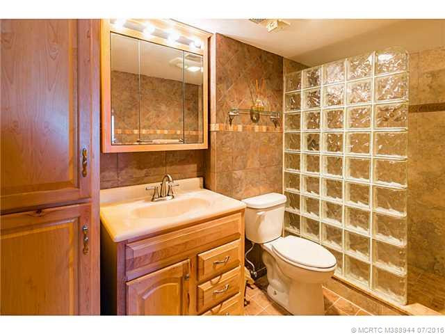 Master Bath/Spa.