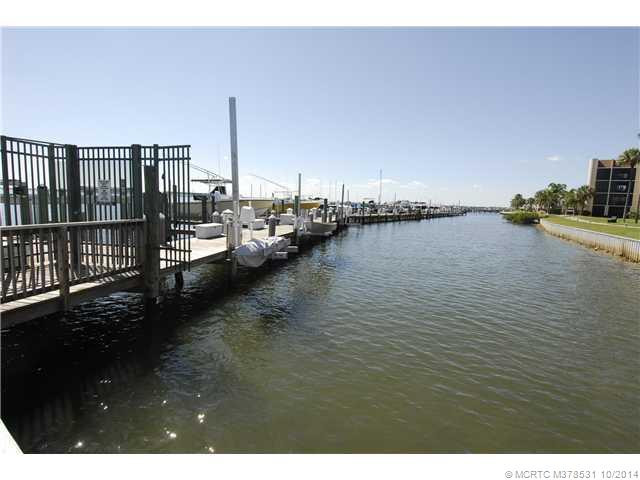 Waterfront/Dock/Pier.