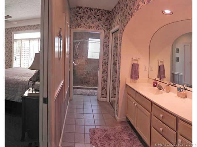 Master Bath/Spa.