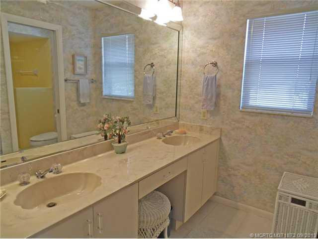 Master Bath/Spa.