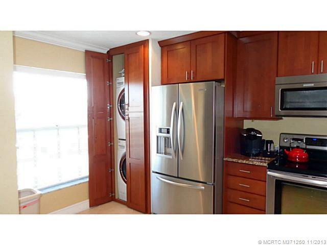 Kitchen. Upgraded Washer and Dryer in unit