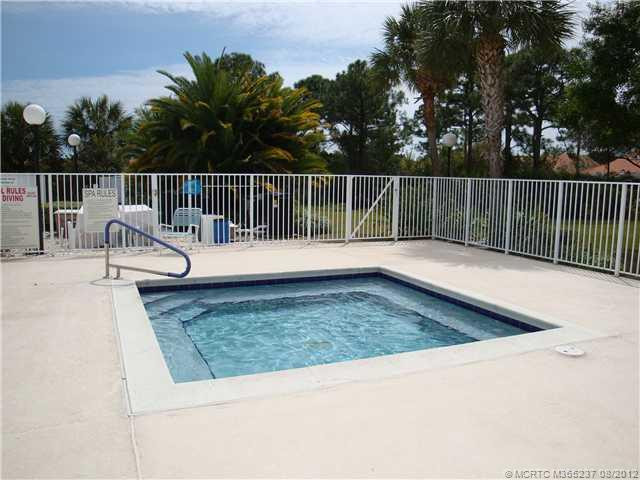 Swimming Pool/Hot Tub/Sauna. Community Spa