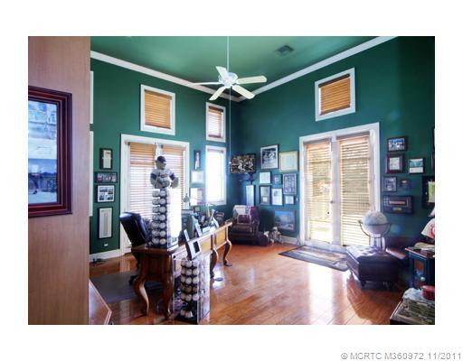 Studio/Study/Office.