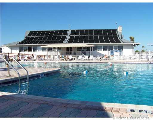 Swimming Pool/Hot Tub/Sauna. and Clubhouse