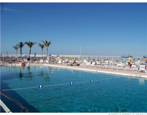 Swimming Pool/Hot Tub/Sauna. Oceanside Pool