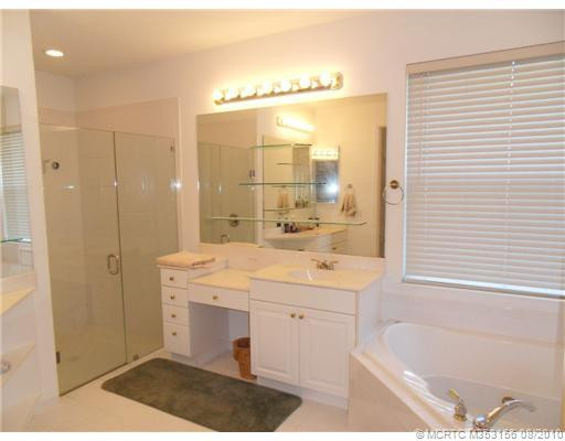Master Bath/Spa.