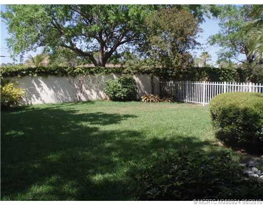 Land/Lot. GORGEOUS PRIVATE WALLED YARD