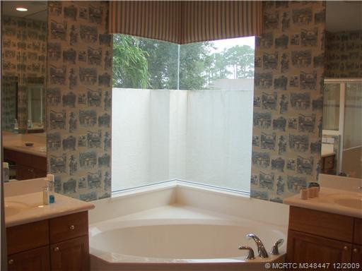 Master Bath/Spa.
