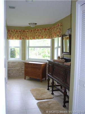 Master Bath/Spa.