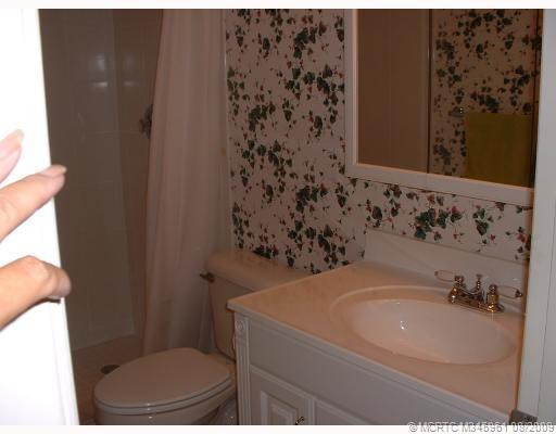 Master Bath/Spa.