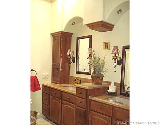 Master Bath/Spa.