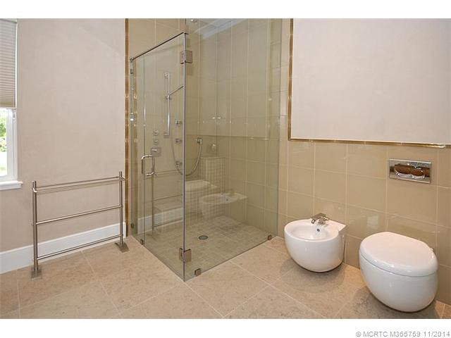 Master Bath/Spa.