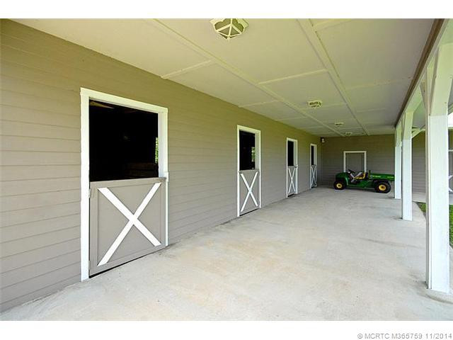 Stable/Barn.