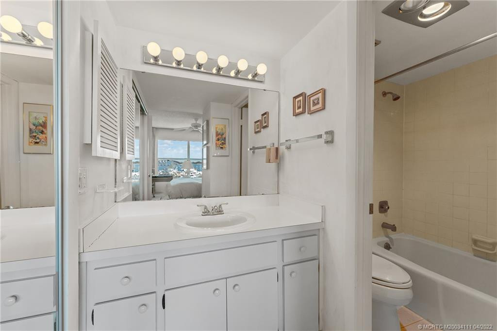 Main Bathroom Vanity