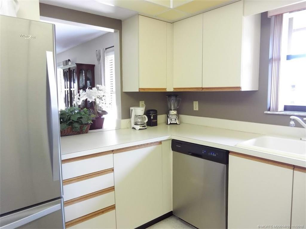 Kitchen with pass thru