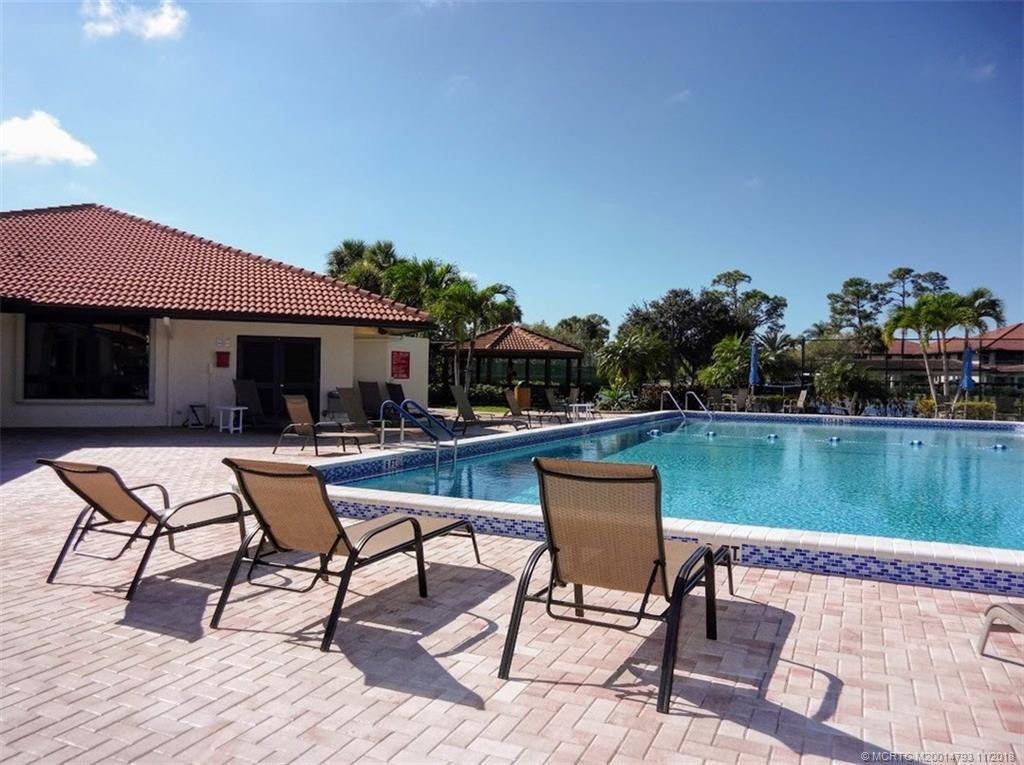 Community Pool & clubhouse