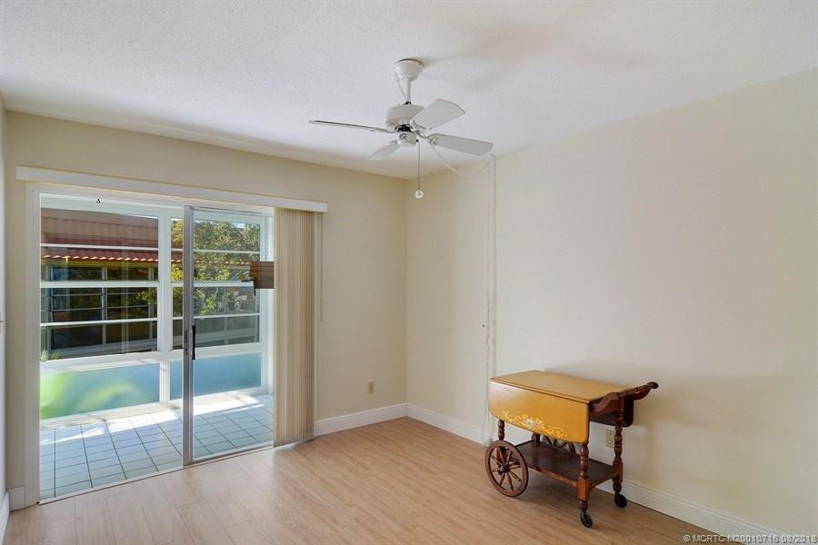 2ND BEDROOM/DEN/OFFICE