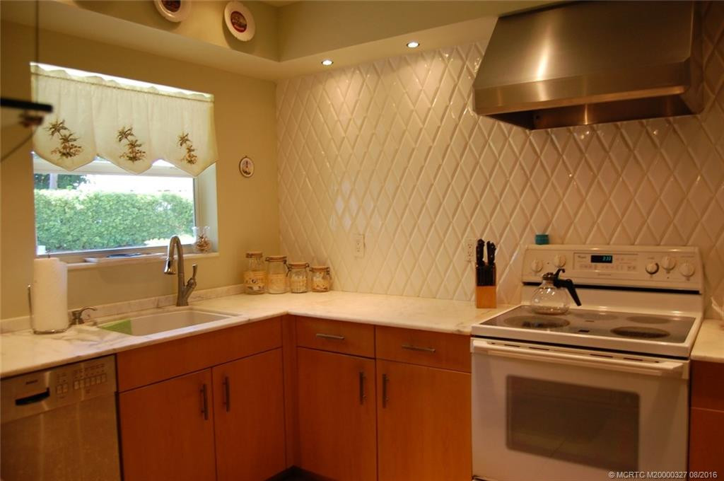 Clean modern lines define the kitchen.