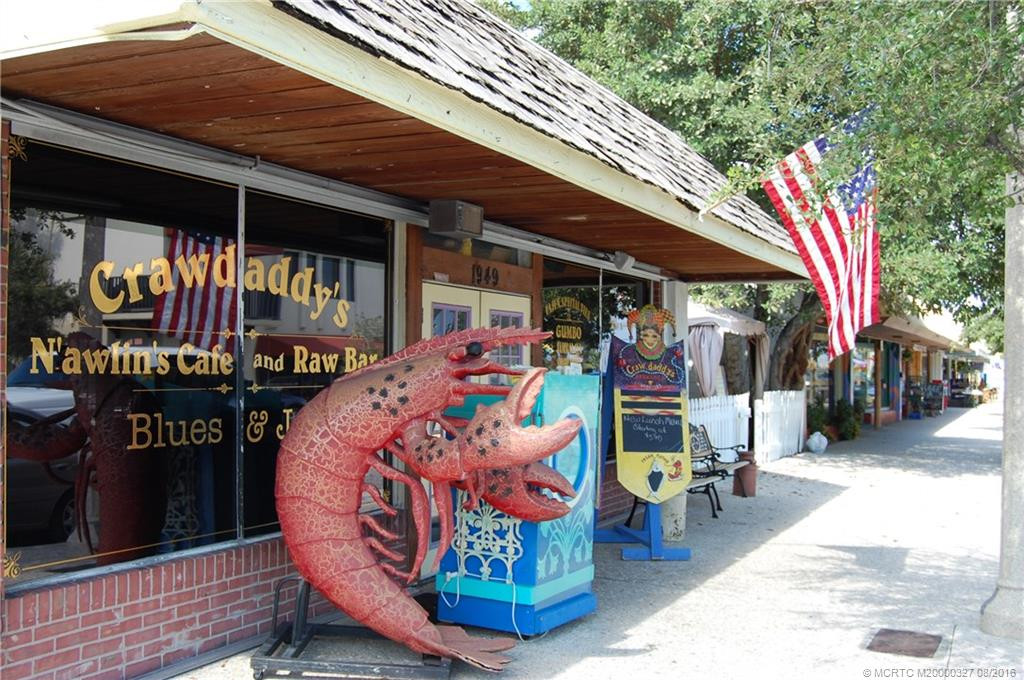 Dine, shop & enjoy charming downtowns!