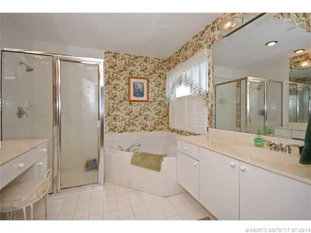 Master Bath/Spa.