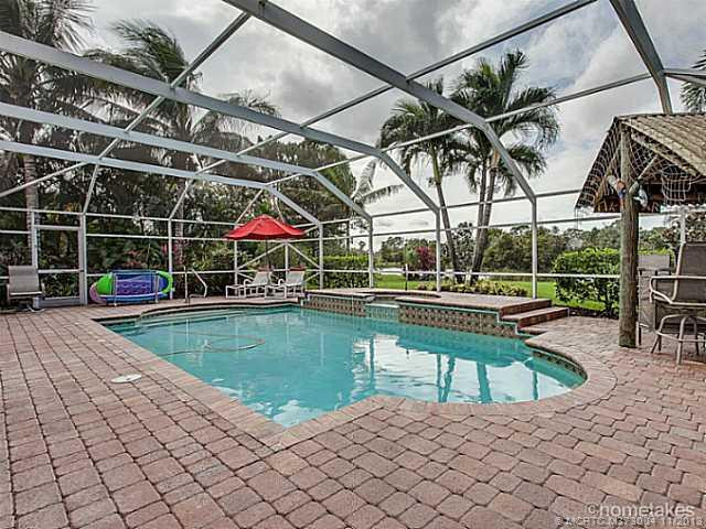Swimming Pool/Hot Tub/Sauna.