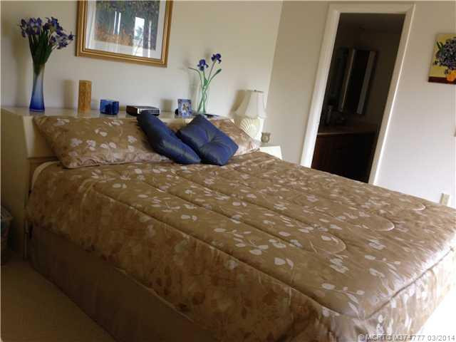 Master Bedroom. newer carpet in master as well as tiled bath and walk-in closet