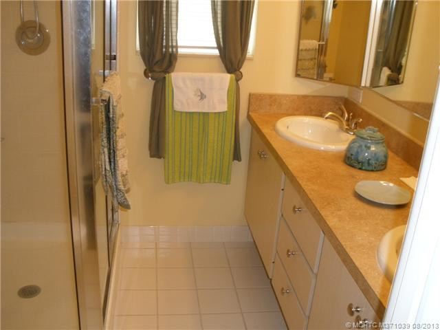 Master Bath/Spa.