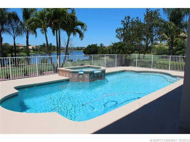 Swimming Pool/Hot Tub/Sauna.