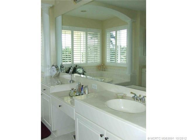 Master Bath/Spa.