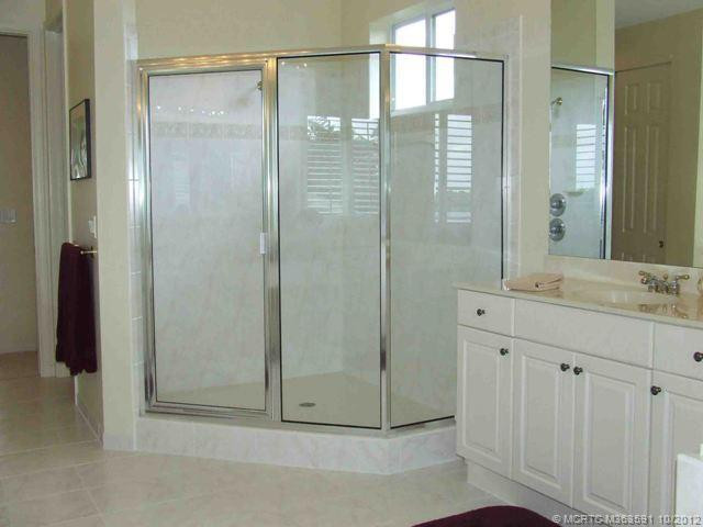 Master Bath/Spa.
