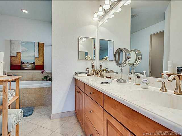 Master Bath/Spa.