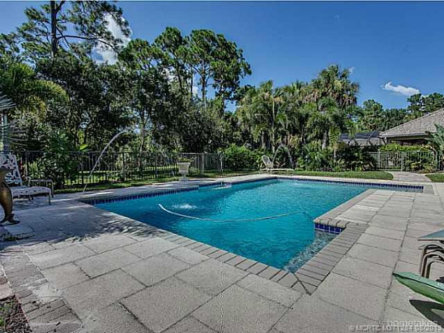 Swimming Pool/Hot Tub/Sauna.