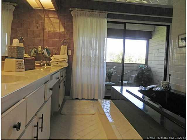 Master Bath/Spa.