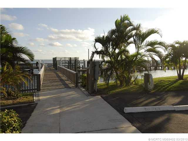 Waterfront/Dock/Pier.