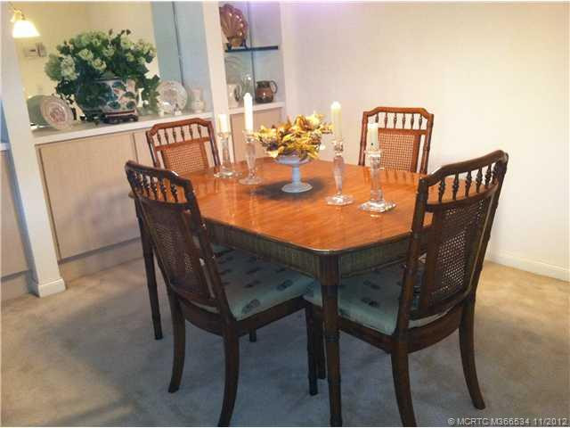Dining Room. Dining room area