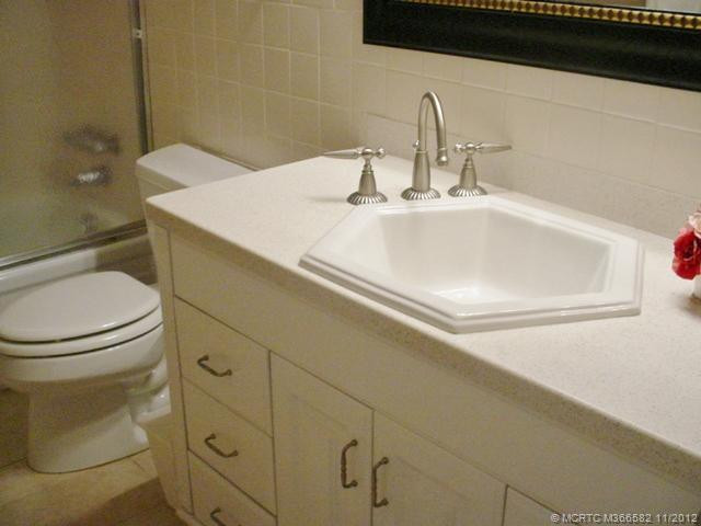 Master Bath/Spa.