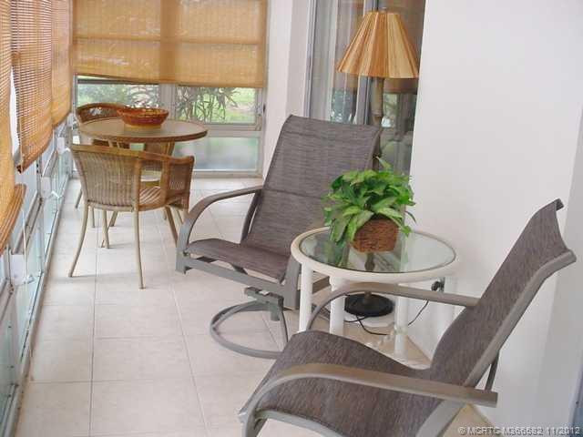 Patio/Deck. MORNING COFFEE OR PM BEVERAGE AREA.......