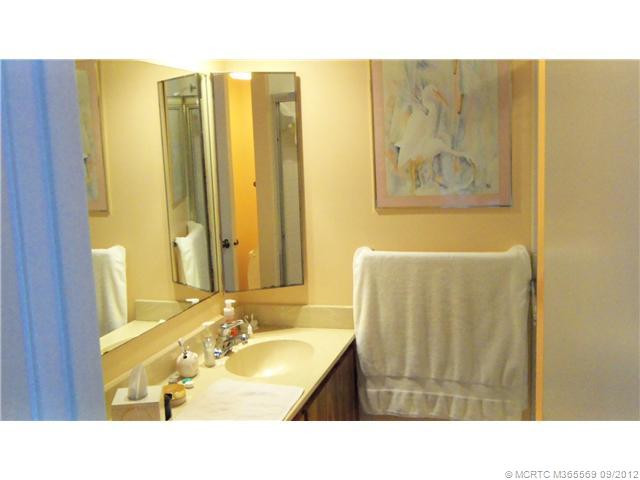 Master Bath/Spa.